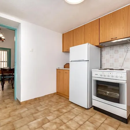 Authentic Santorinian Experience * Fíra