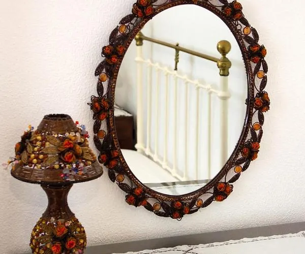 Authentic Santorinian Experience * Fíra