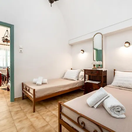 بيت للعطل Authentic Santorinian Experience ثيرا