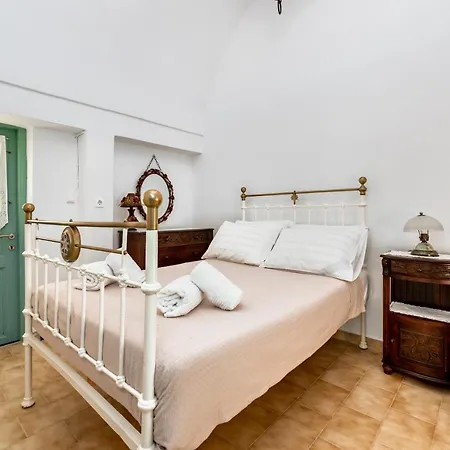 Holiday home Authentic Santorinian Experience