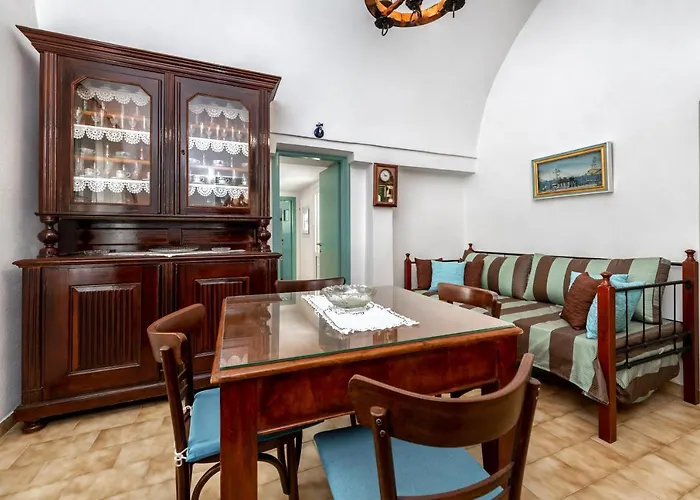 Authentic Santorinian Experience Semesterbostad