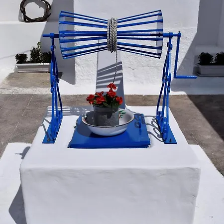 Authentic Santorinian Experience Fíra